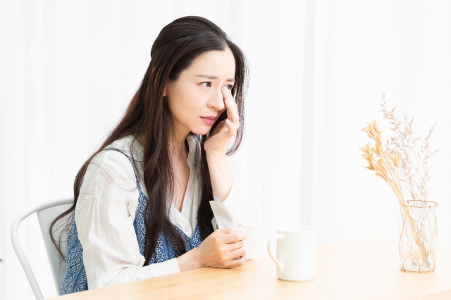 片目だけ涙が出るのはなぜ？涙道の仕組みについて